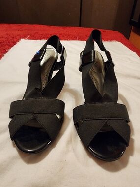 dexflex Black Elastic Crisscross Slingback Sandals size 5